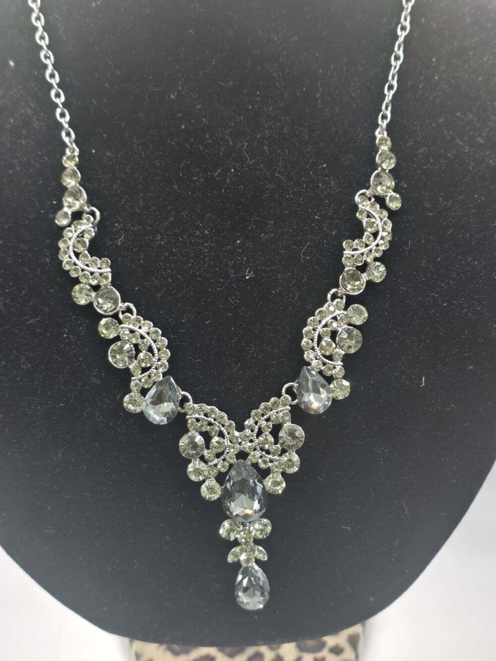 Silver-tone Teardrop Round Green Rhinestone Statement Necklace Crystal Centerpi